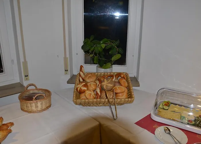 Hotell Ortel Gmbh 2*